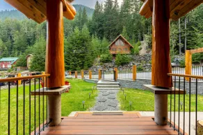 Gem by Manning Park: Luxury Loghouse “Ravenloft” - Image 4