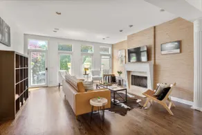 Fantastic Home in Wicker Park - Image 3