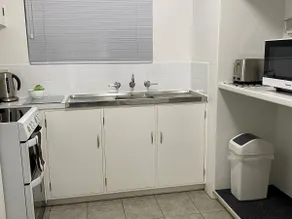 ”The Moorings” 1970's well maintained apartment - Image 5