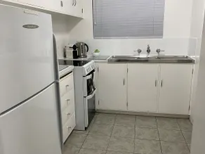 ”The Moorings” 1970's well maintained apartment - Image 4