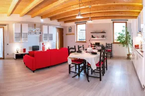 Lovely apartment with private parking - Image 2