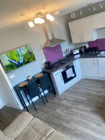 Disabled & pet friendly with enclosed garden - Image 5
