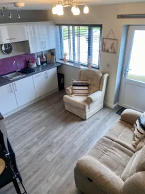 Disabled & pet friendly with enclosed garden - Image 4