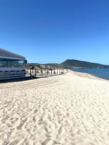 Lovely sea view condo with free parking - Image 3