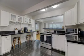 Sweet Suite on Sunset - Image 4