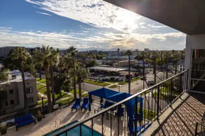 Stunning views | NO FEES! | Highrise | WFH! - Image 5