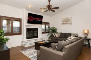 \"Lake Lounge\" pool home 5 mins from Lake Mohave - Image 4