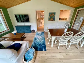Cheerful Stevensville cottage, GREAT LOCATION! - Image 3