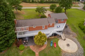 The comforts of home in a gorgeous lakefront home! - Image 2
