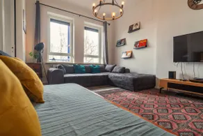 Urban Apartment | Comfortable & Central with Balcony - Image 4