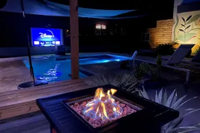 Private Pool and Entertainment Area at Lunabelapr - Image 5