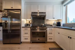 Cozy mountain hideaway for hikers, skiers and chefs! - Image 2