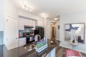 *SakuraFantasy*Flagship W A/C luxury condo in UofA - Image 5