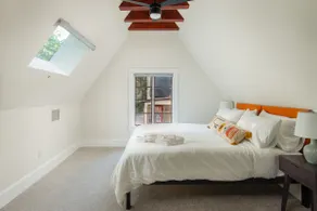 Walk to UF! Historic King Bed Loft w/ Private Deck - Image 2