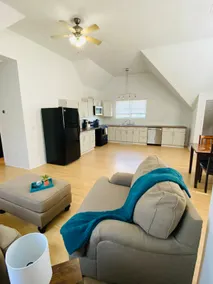 1 BR/1 BA Private, Safe, Travel RNs/Corp travel - Image 3