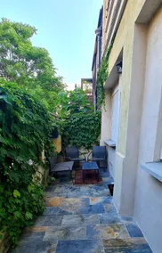 Terrace and HOT TUB in the heart of Monplaisir - Image 3