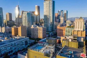 Beautiful 2-BR Loft in DTLA w/ Rooftop Pool - Image 4