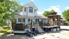 Lakehouse with 3 Big Suites, Total of 6 Bedrooms 4 Baths, & HUGE Beach - Image 2