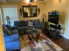 Intimate, modern home near local attractions - Image 5