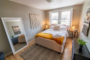 Apartment next to Cathedral in Historic Downtown Helena - Image 2