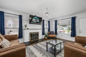 Beautiful Royal Oak - 5 bedroom & Pool Table - Image 4