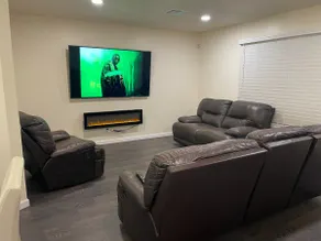 4 Bed Heart of Med Center Pool Table TV in bedroom - Image 2