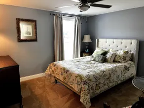 Elegant home that sleeps 5 & Fire Pit- Has it all! - Image 2
