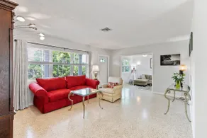 2 Bedroom Cozy House Near Barry University - Image 4