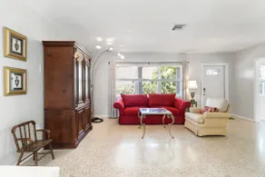 2 Bedroom Cozy House Near Barry University - Image 5