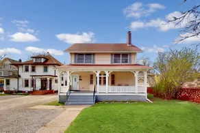 •Cozy Cottage Grove 2 king beds• - Image 2