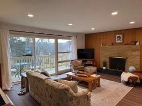 Anchorage Cozy Mid-Century Cottage - Image 3