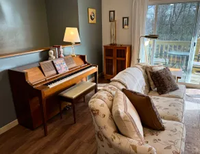 Anchorage Cozy Mid-Century Cottage - Image 4