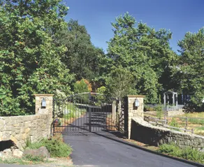 MTV Cribs, Live like a rock star. - Image 3