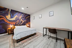 Charming 2 BED 2 BATH with free parking.APT 42 - Image 4
