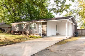 Newly Remodeled River Home Close to the Airport - Image 3