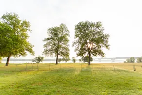 Newly Remodeled River Home Close to the Airport - Image 2