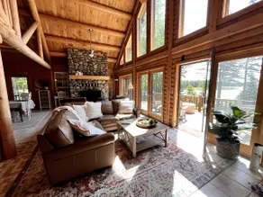 Luxe Waterfront Cabin Getaway on Private Peninsula - Image 2
