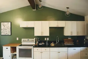Modern spacious 2-BR apartment // just minutes from downtown!! - Image 5