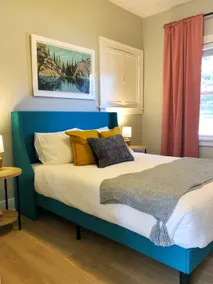The Jasper House: A cheerful downtown bungalow - Image 2