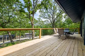 Gorgeous lakeview- min 2 marina/swim area! - Image 4