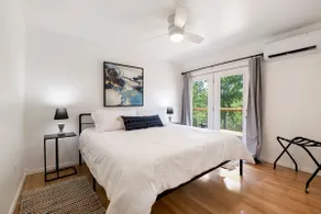 Gorgeous lakeview- min 2 marina/swim area! - Image 5
