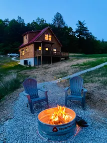Smallwood - Central RRG Cabin with Hot Tub & WiFi - Image 4