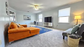Waterfront Vacation Bungalow free car/boat parking - Image 2