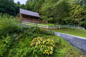 Cabin in Bakersville, NC - Image 2
