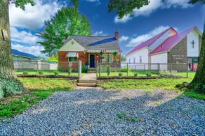 Midcentury Modern on Venable - Image 4