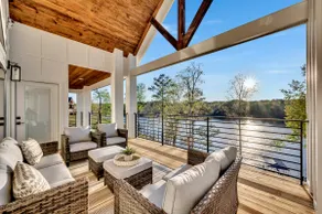 *The White House* Luxury Smith Lake Home - Image 2
