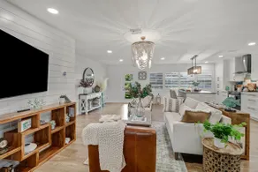 Cozy Vacation Home * Heated Pool*Near The Beach ! - Image 4