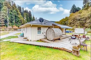Heart of the Redwoods EQUONI Cottage w/ Sauna - Image 2