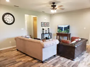 The Diamond on Dundee: Nice New 3 Bedroom 2 Bath - Image 3