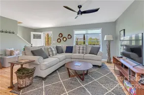 Cheerful 3-bedroom home nestled in the mountains - Image 3